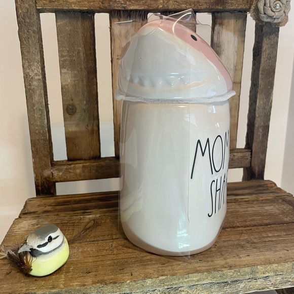 Rae Dunn Mommy Shark Mug - Picture 2 of 2